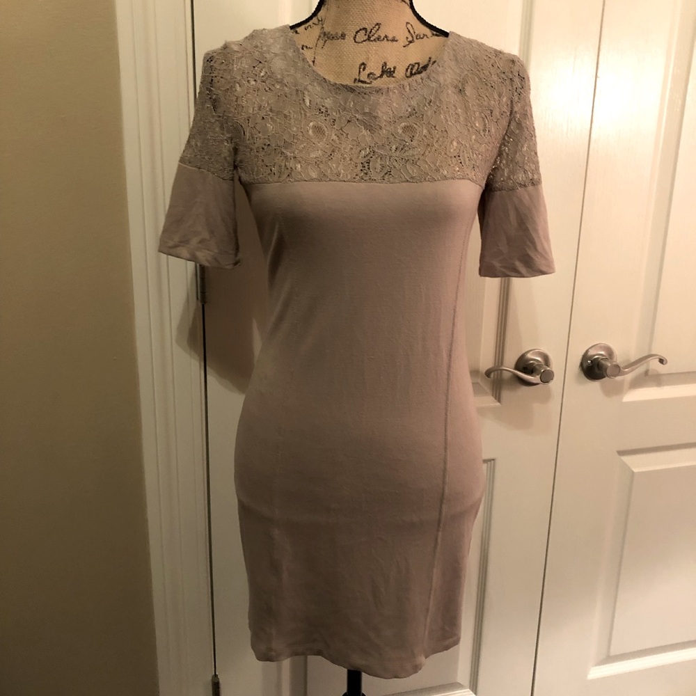 Like new bcbgmaxaria laced top half sleeved a line dress